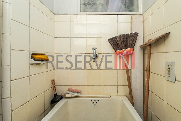 Apartamento com 3 Quartos e 2 banheiros à Venda, 170 m² por