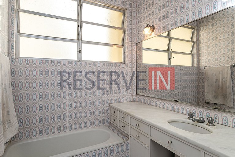 Apartamento com 3 Quartos e 2 banheiros à Venda, 170 m² por